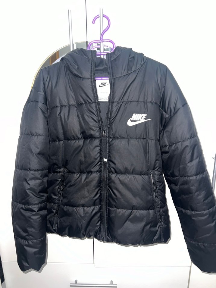 Nike Siyah Kadın Kısa Kışlık Mont - Görsel 2