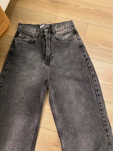 Zara Pull and bear ve zara 34 beden jean iki adet