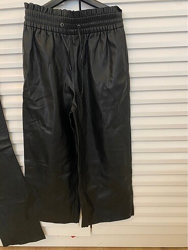 Zara deri pantolon xs beden hasarsız 1.55-1.60 boy 55 kiloya kad
