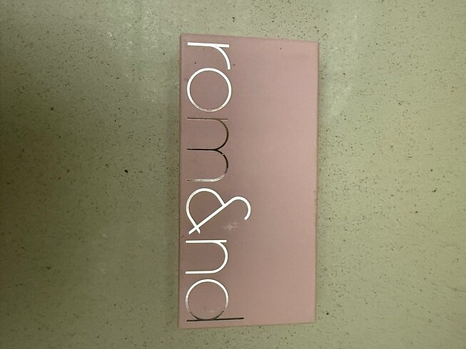 Rom&nd 00 no glitter far paleti