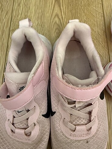 28 Beden pembe Renk Nike spor ayakkabı 28 numara
