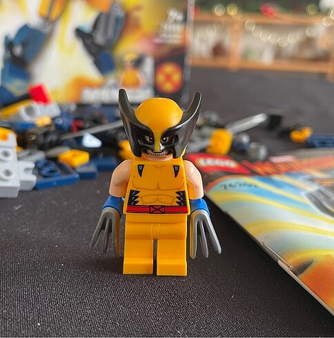 Lego Wolverine minifigure