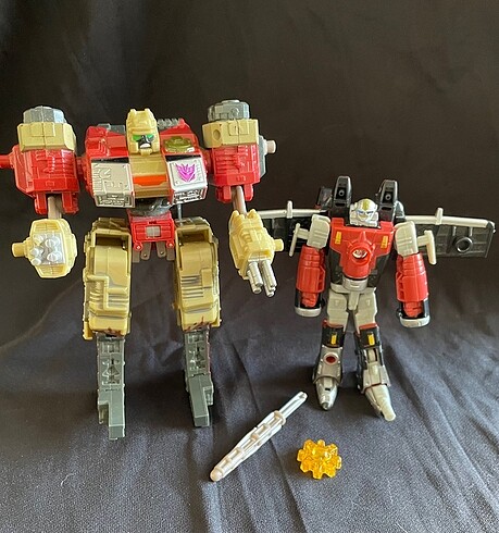 Transformers Armada Demolishor ve Sky Shadow