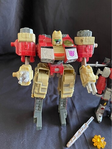 Beden Transformers Armada Demolishor ve Sky Shadow