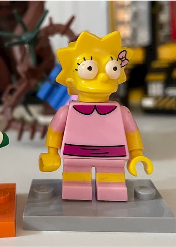 Lego the Simpsons Lisa Simpson