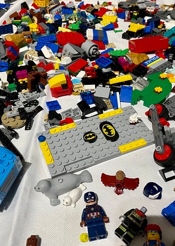 Çeşitli LEGO Parçaları ve Figürler - Görsel 13