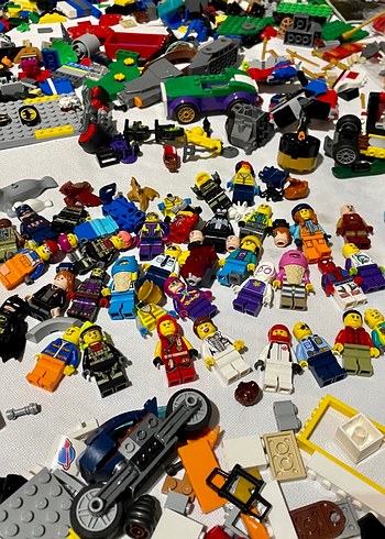 Çeşitli LEGO Parçaları ve Figürler - Görsel 17