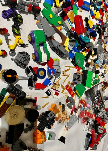 Çeşitli LEGO Parçaları ve Figürler - Görsel 11