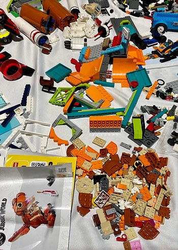 Çeşitli LEGO Parçaları ve Figürler - Görsel 6