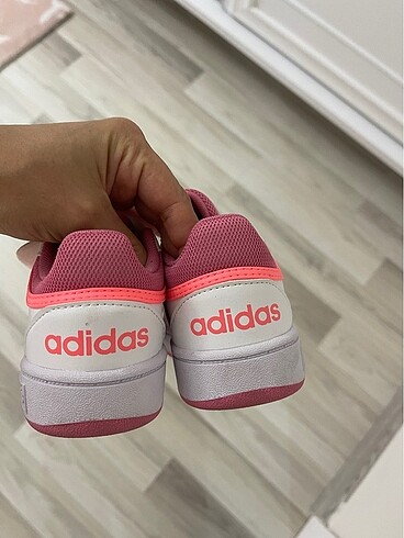 27 Beden beyaz Renk Adidas çocuk spor ayakkabı