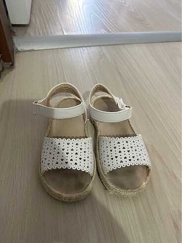 H&M marka sandalet