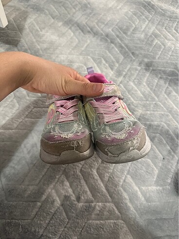 28 Beden Skechers spor ayakkabı