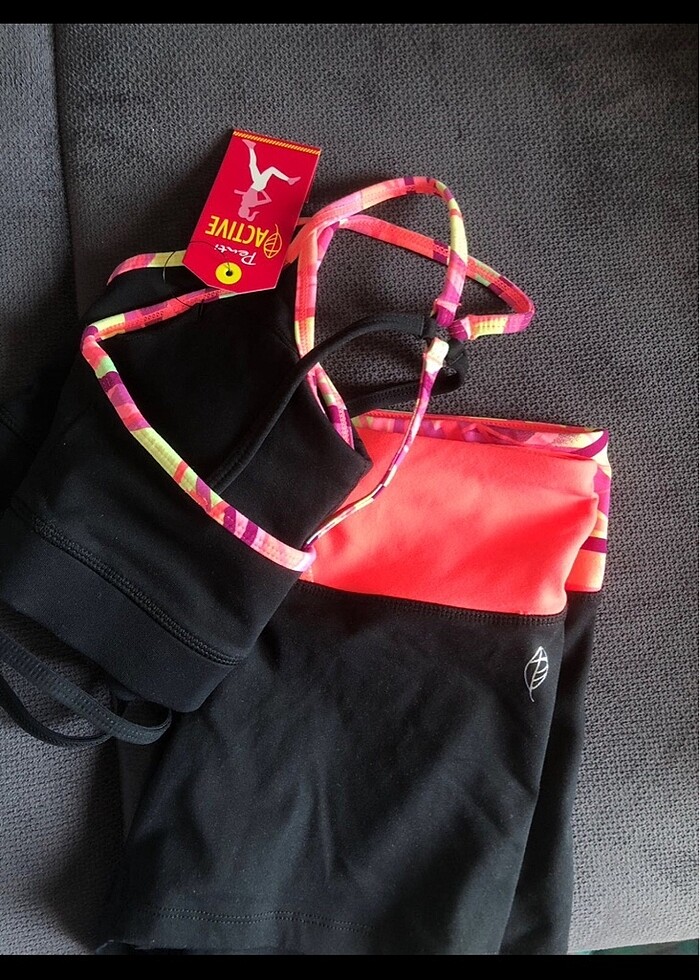 penti spor kadin siyah crop top ve şort - Görsel 2