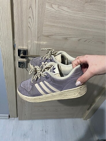 Adidas adidas rivalry low kadın günlük ayakkabi 38,5numara