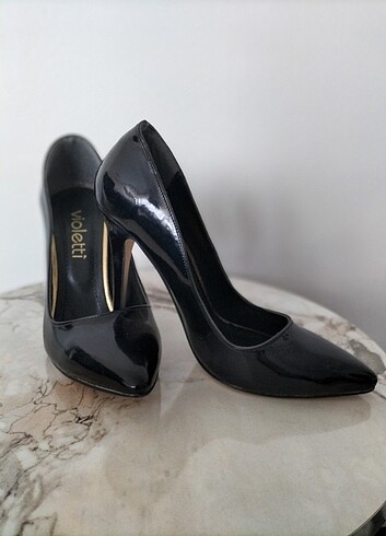 38 Beden Siyah Rugan Stiletto