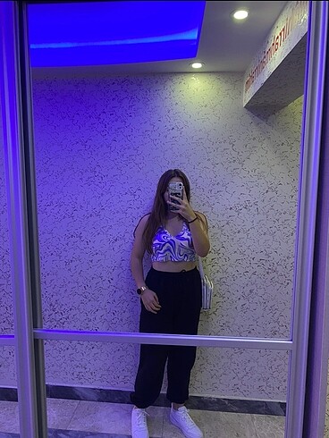 Mavi beyaz crop