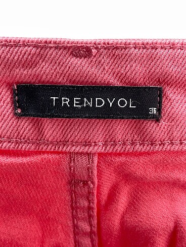 36 Beden pembe Renk Trendyol & Milla Mini Şort %70 İndirimli.