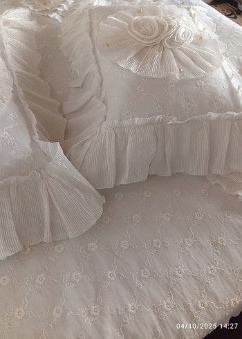 İşlemeli Beyaz Yatak Örtüsü - Görsel 6