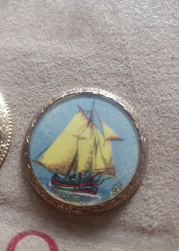 Parlak Altın Vintage Cep Saati
MAKİNESİ YOK YENİ URUN - Görsel 5