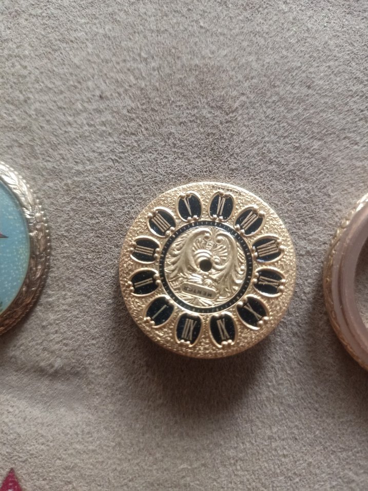 Parlak Altın Vintage Cep Saati
MAKİNESİ YOK YENİ URUN - Görsel 4