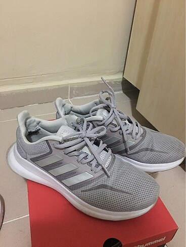 37,5 Beden Adidas spor ayakkabı