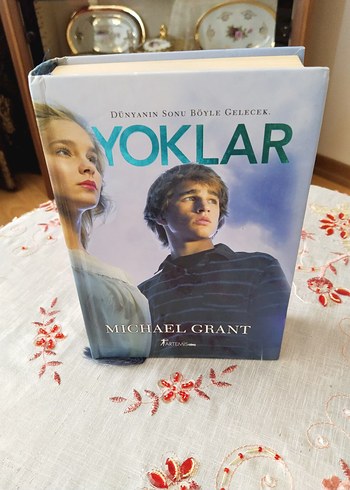 Yoklar - Michael Grant