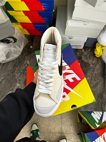 Nike Blazer Mid 77