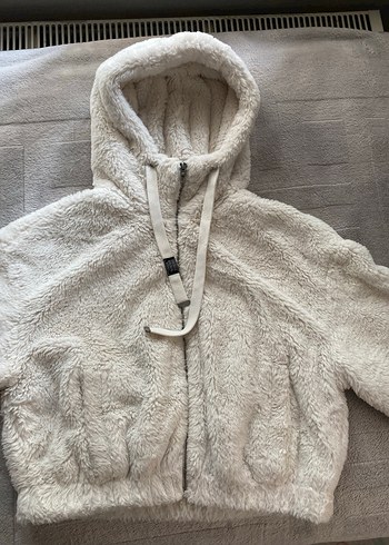 l Beden beyaz Renk Bershka Kapüşonlu Beyaz Kürk Detaylı Midi Mont