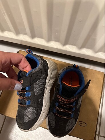 24 Beden siyah Renk Spor ayakkabı