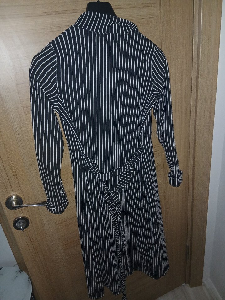 Çizgili Siyah Uzun Kadın Kaban - Görsel 4