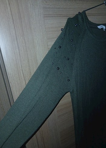 Boncuk Detaylı Gri Kadın Örgü Kazak - Görsel 3