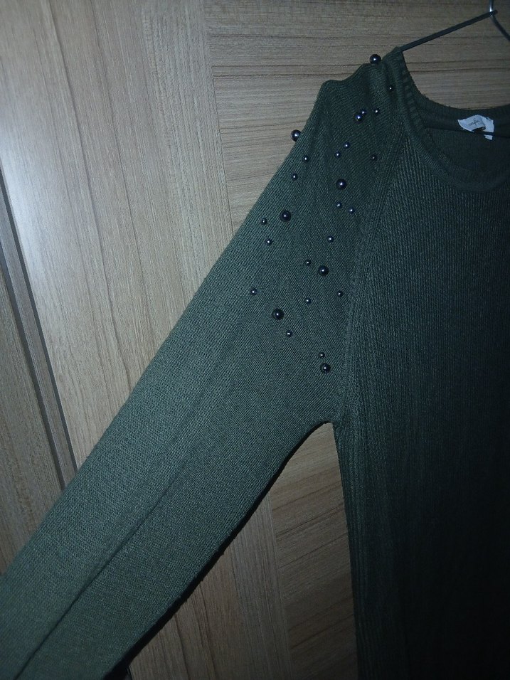 Boncuk Detaylı Gri Kadın Örgü Kazak - Görsel 3