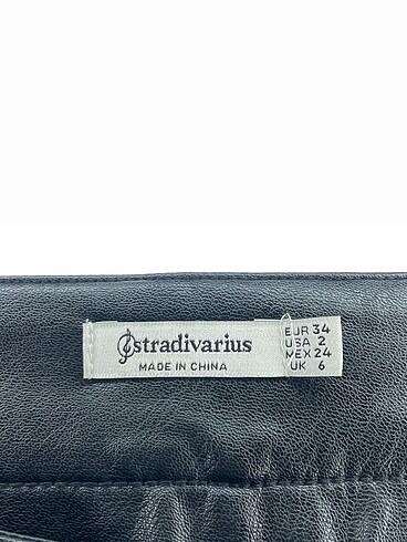 34 Beden siyah Renk Stradivarius Tayt / Spor taytı %70 İndirimli.