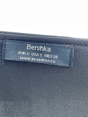 s Beden siyah Renk Bershka Kısa Elbise %70 İndirimli.