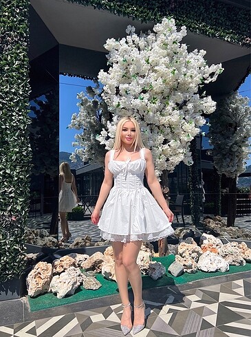 m Beden Dantel detaylı mini elbise