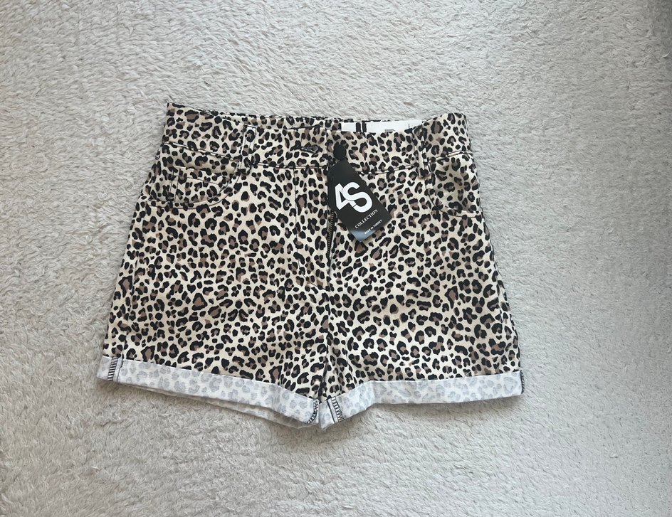 Leopar Desenli Kadın Mini Şort - Görsel 2