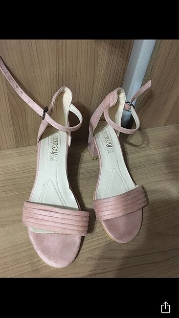 Topuklu ayakkabı - Görsel 2