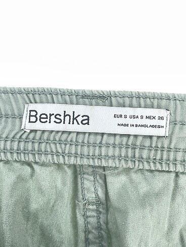 s Beden çeşitli Renk Bershka Mini Şort %70 İndirimli.