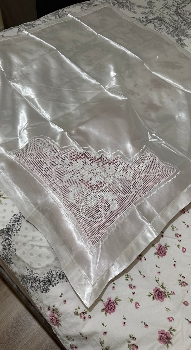 İşlemeli Beyaz Yatak Örtüsü - Görsel 3