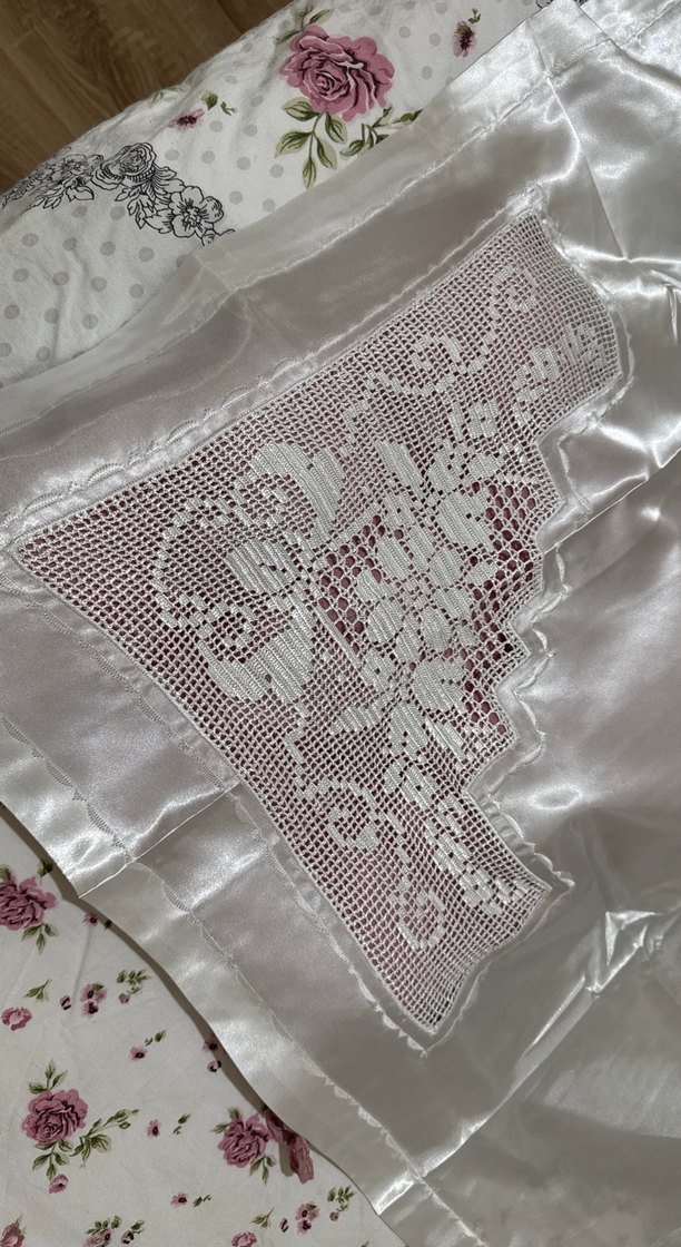 İşlemeli Beyaz Yatak Örtüsü - Görsel 4