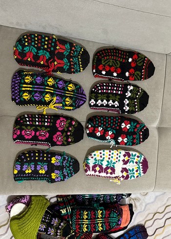 El Yapımı Renkli Örgü Patikler - Görsel 2