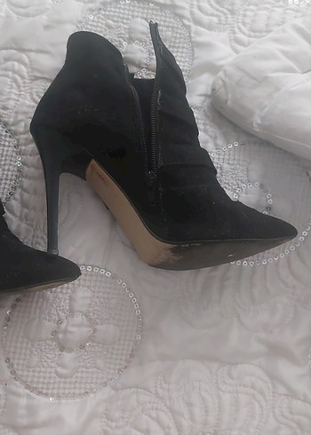 Siyah Süet Tokalı Stiletto Topuklu Bot - Görsel 2