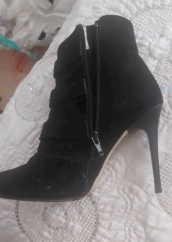 Siyah Süet Tokalı Stiletto Topuklu Bot - Görsel 3