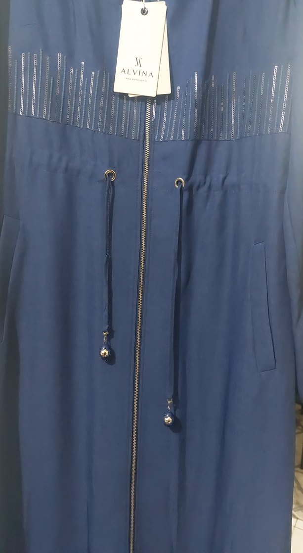 Uzun Mavi Nakışlı Kadın Kaban - Görsel 3