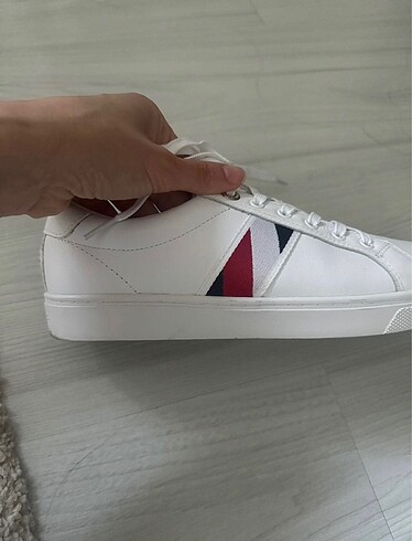 39 Beden beyaz Renk Orijinal tommy hilfiger snekar