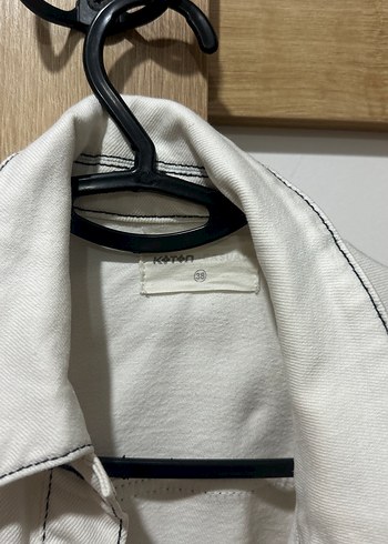 Beyaz Düğmeli Kadın Denim Ceket - Görsel 2