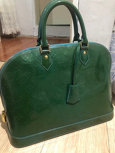 Louis Vuitton çanta (LV)