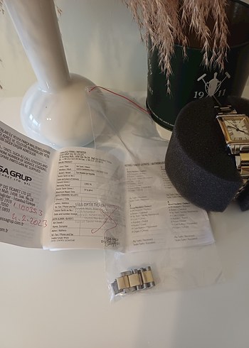 Parlak Altın Kemerli Kadın Saati - Görsel 2