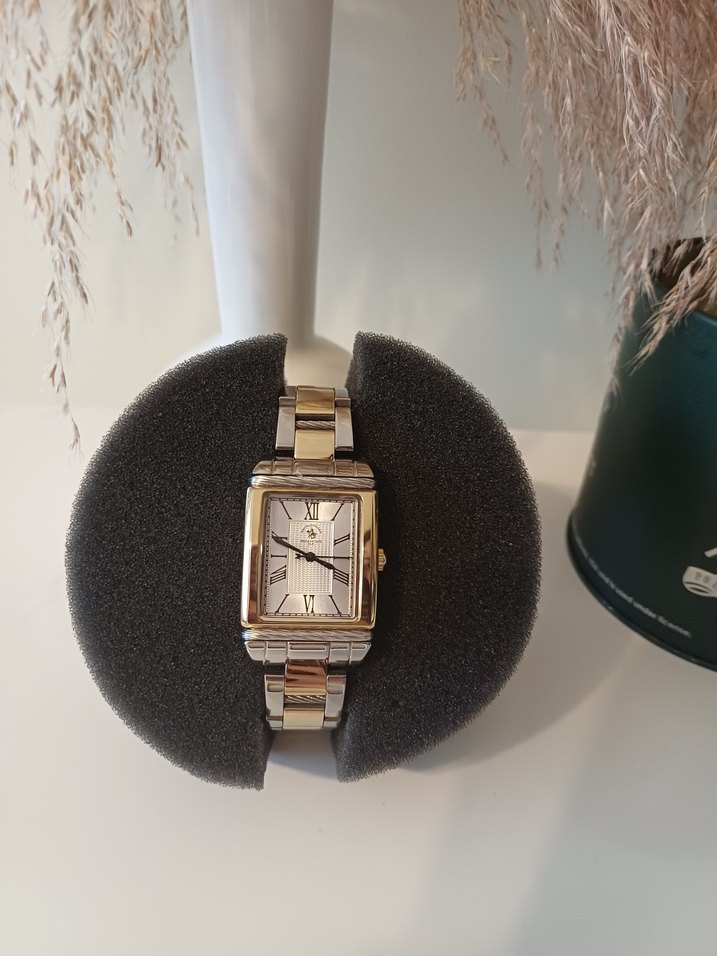 Parlak Altın Kemerli Kadın Saati - Görsel 3