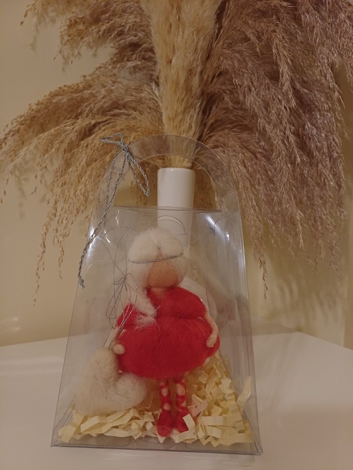 Kırmızı Elbiseli Beyaz Saçlı Keçe Bebek - Görsel 2